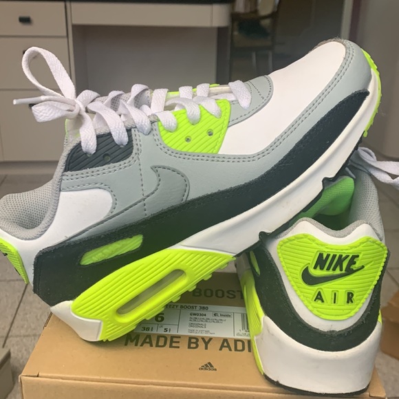 Nike air neon sneakers Sz 5,5Y - Picture 2 of 4